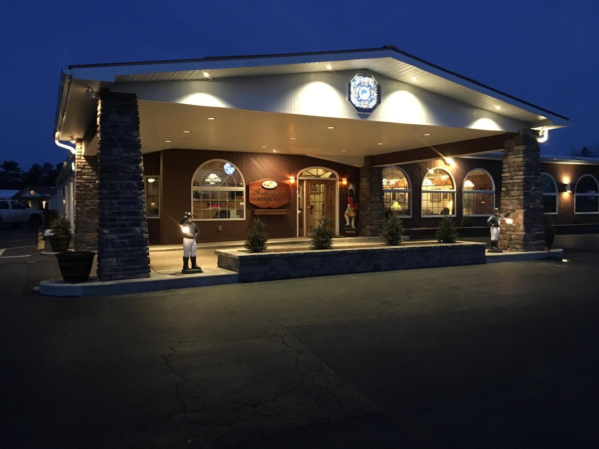 Landmark Motor Inn Ґленс-Фоллс Екстер'єр фото